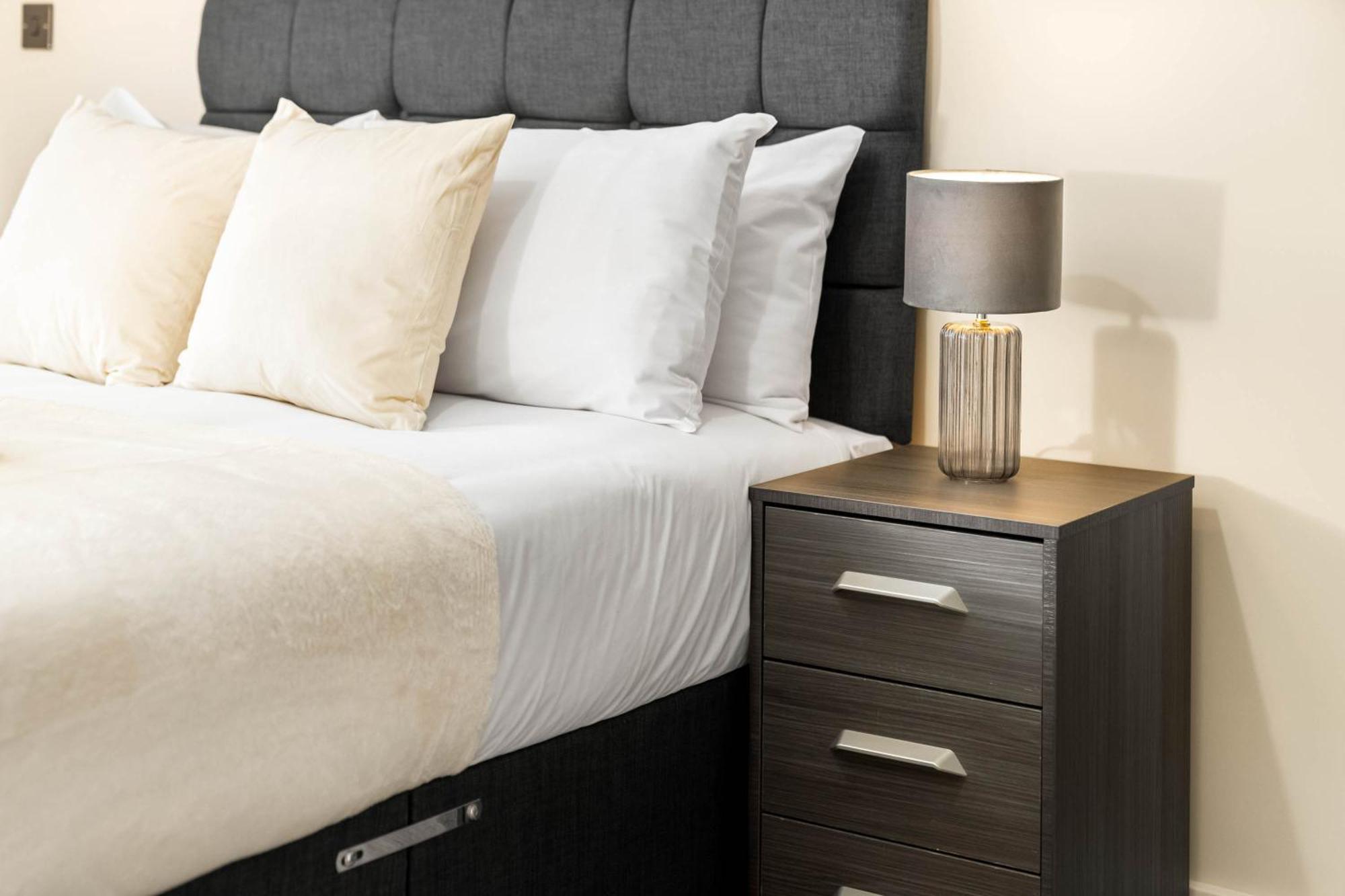 New Luxury Two Bedroom Apartment - City Centre - Netflix - Wifi - Top Rated - Jq 8Ah Birmingham Zewnętrze zdjęcie