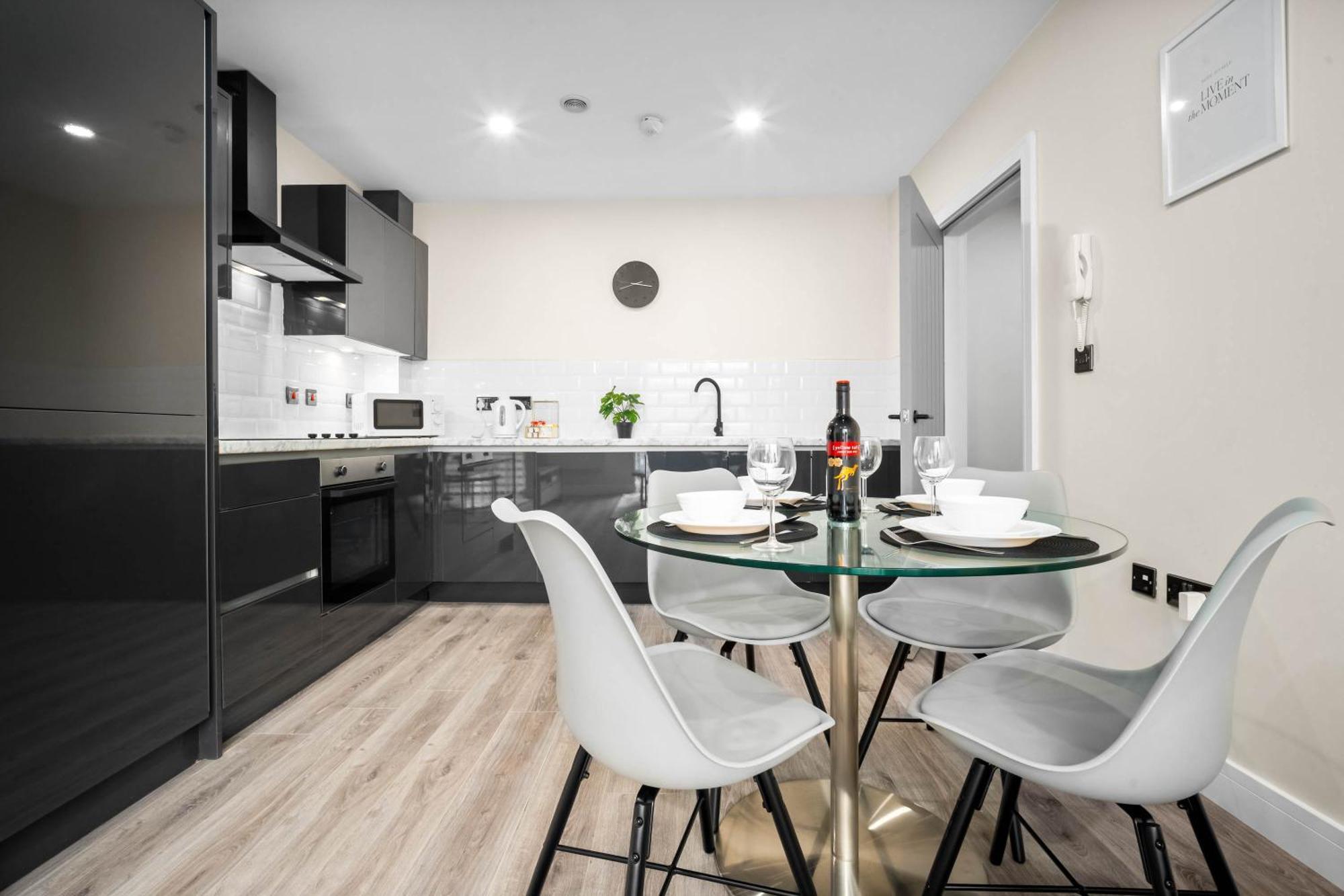 New Luxury Two Bedroom Apartment - City Centre - Netflix - Wifi - Top Rated - Jq 8Ah Birmingham Zewnętrze zdjęcie