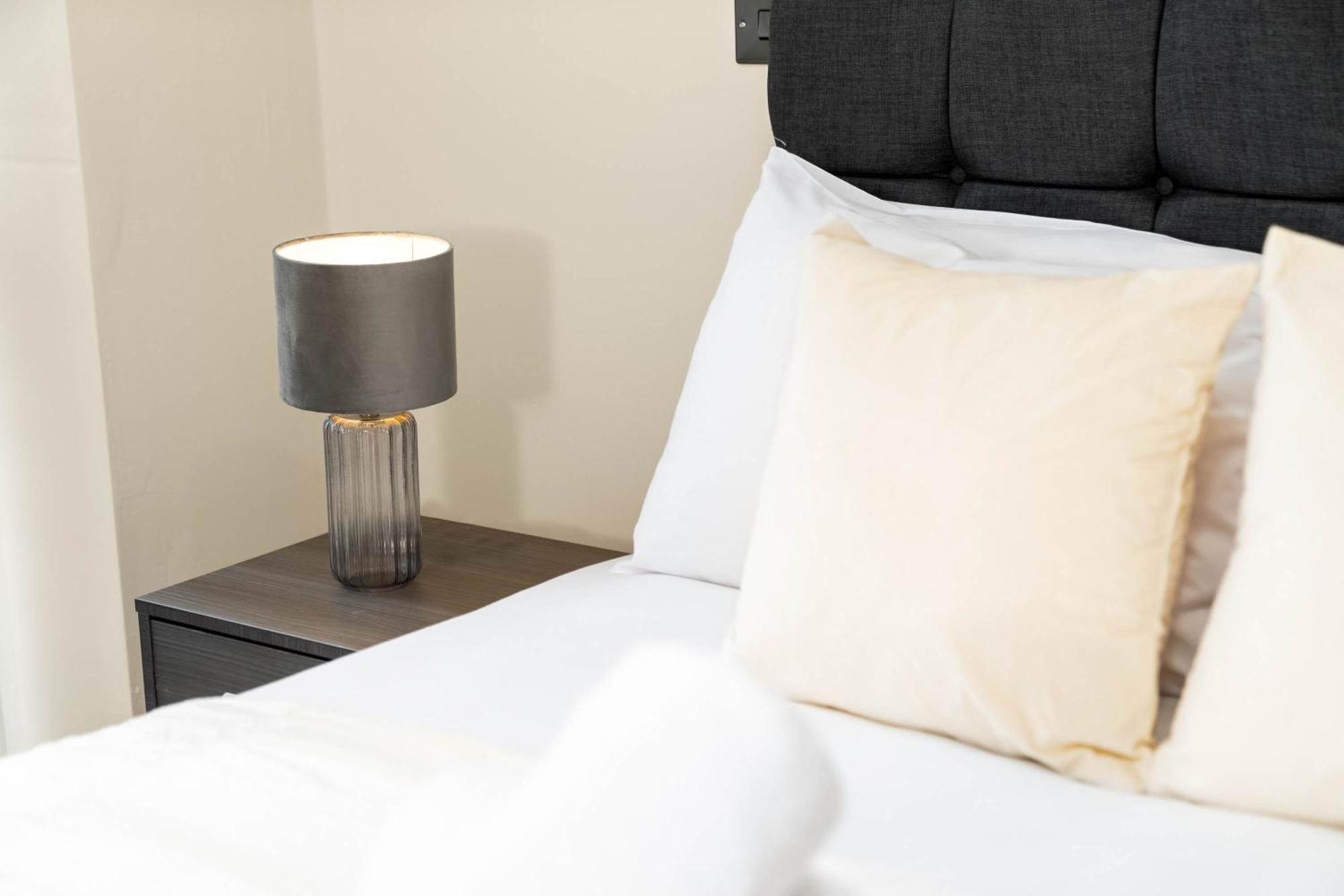 New Luxury Two Bedroom Apartment - City Centre - Netflix - Wifi - Top Rated - Jq 8Ah Birmingham Zewnętrze zdjęcie