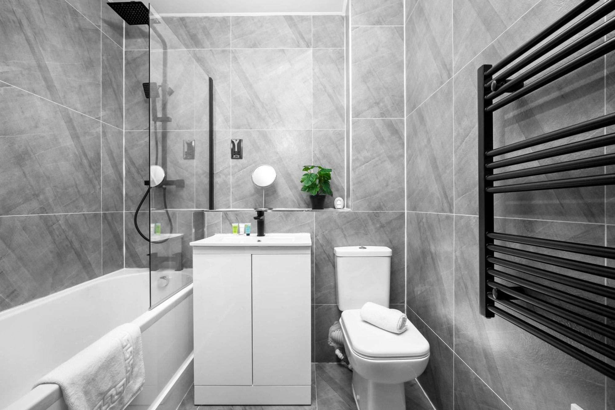 New Luxury Two Bedroom Apartment - City Centre - Netflix - Wifi - Top Rated - Jq 8Ah Birmingham Zewnętrze zdjęcie
